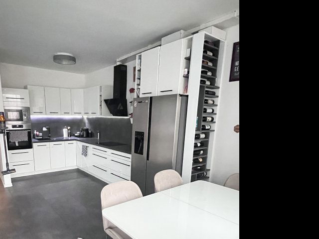 Eladó téglalakás, Halásztelken 99.9 M Ft, 4 szobás