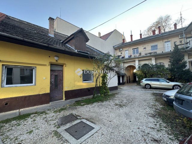 Eladó téglalakás, Kecskeméten 26 M Ft, 1 szobás