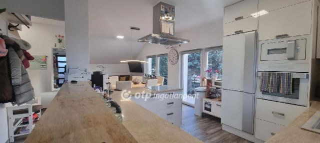 Eladó téglalakás, Ürömön 124.9 M Ft, 5 szobás