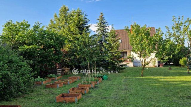 Eladó családi ház, Veszprémben 123 M Ft, 5 szobás