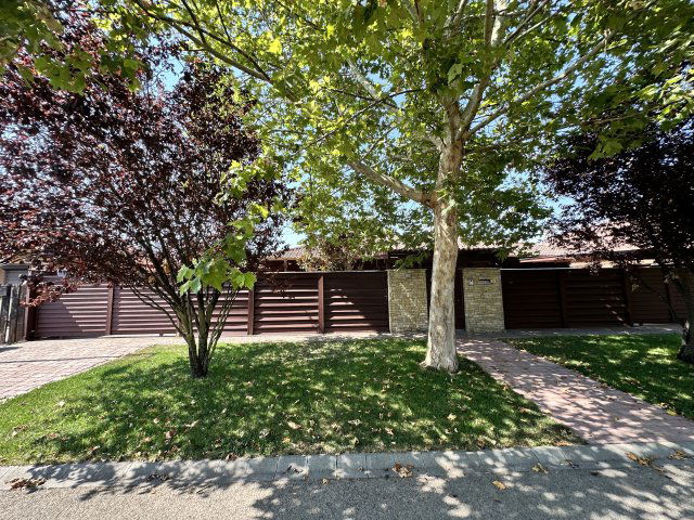 Eladó családi ház, Vecsésen 299 M Ft, 4 szobás