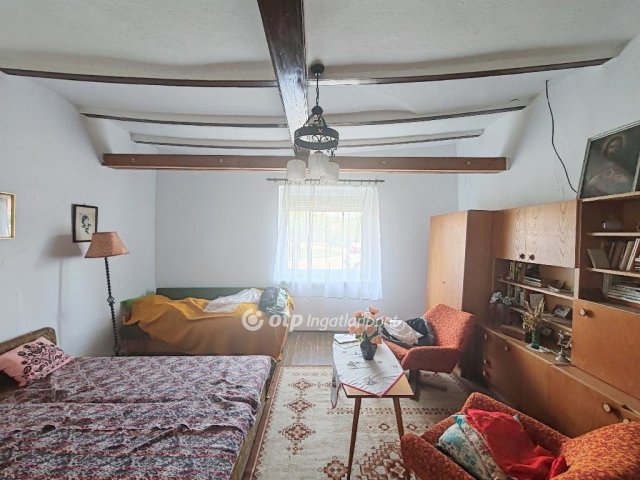 Eladó családi ház, Jászladányon 7.9 M Ft, 2 szobás