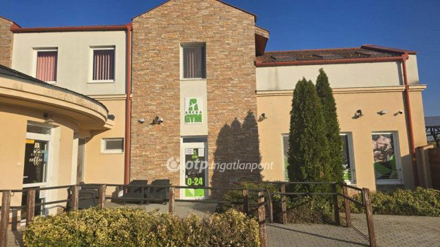 Kiadó üzlethelyiség, Nádudvaron 1000 E Ft / hó