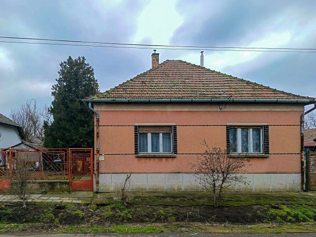 Eladó családi ház, Szegeden 45 M Ft, 2+1 szobás