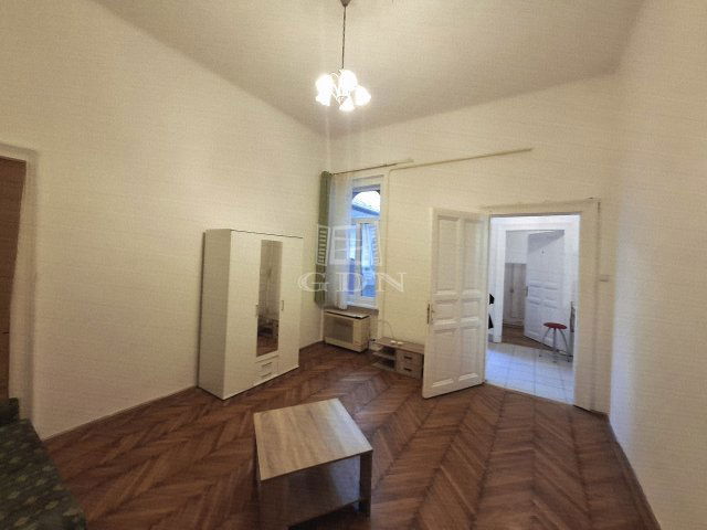 Eladó téglalakás, Budapesten, V. kerületben 75.8 M Ft, 2 szobás