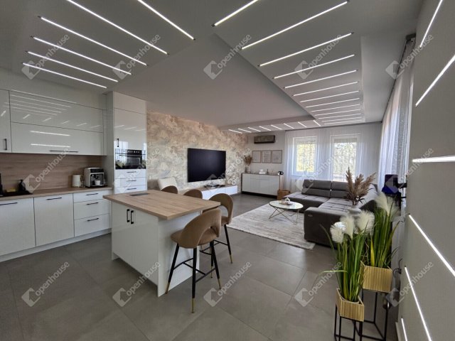 Eladó téglalakás, Tatabányán 110 M Ft, 3 szobás