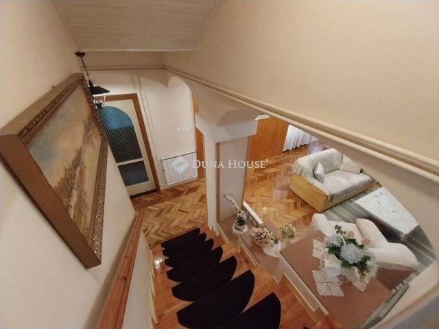 Eladó családi ház, Szegeden 199.9 M Ft, 7+1 szobás