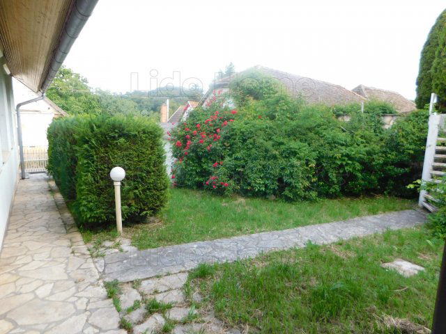 Eladó családi ház, Váralján 24.9 M Ft, 6 szobás