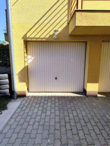 Eladó garázs, Debrecenben, Dobozi utcában 9.9 M Ft