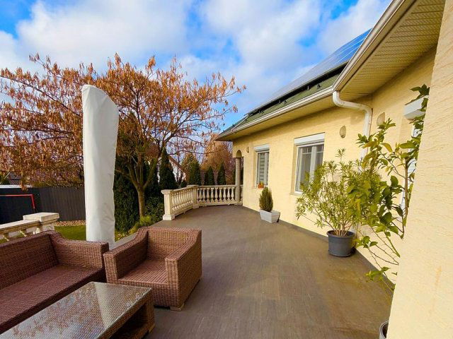 Eladó családi ház, Budapesten, XVII. kerületben 250 M Ft