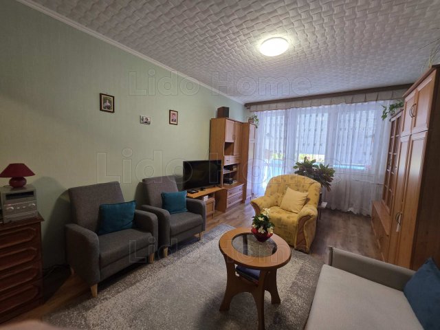 Eladó panellakás, Mosonmagyaróváron 47.99 M Ft, 2 szobás