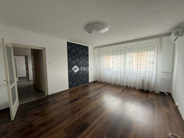 Eladó panellakás, Kecskeméten 43.9 M Ft, 2 szobás