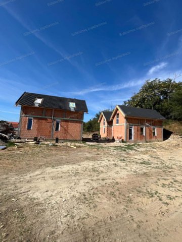 Eladó családi ház, Kőröshegyen 68 M Ft, 3 szobás