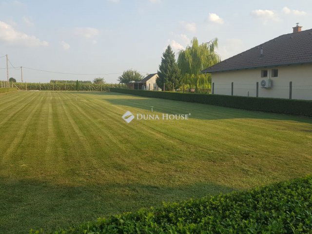 Eladó telek, Enyingen 10.5 M Ft / költözzbe.hu