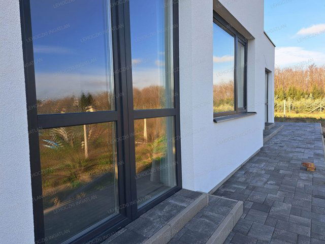 Eladó ikerház, Nyíregyházán 85 M Ft, 4 szobás