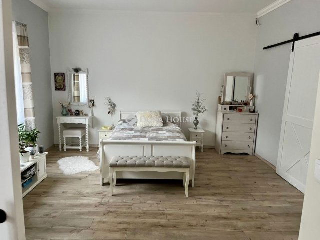 Eladó sorház, Budapesten, XVI. kerületben 141 M Ft, 2 szobás