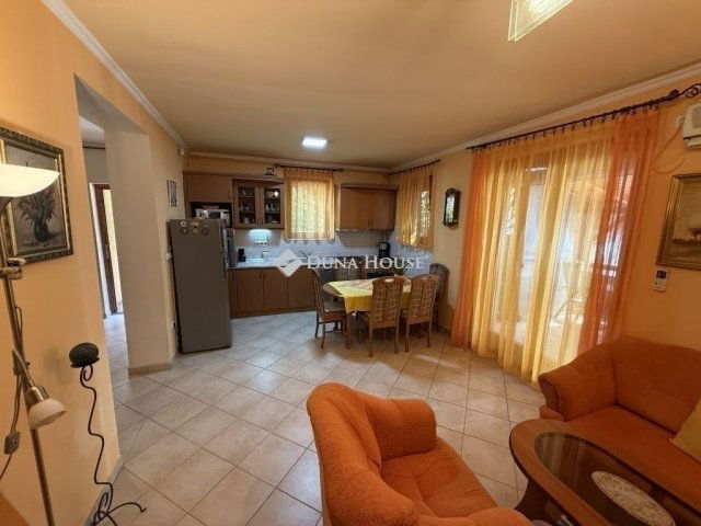 Eladó ikerház, Kecskeméten 79.99 M Ft, 4 szobás