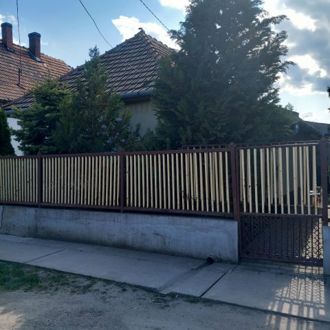 Eladó családi ház, Jászkisérén 17 M Ft, 3 szobás