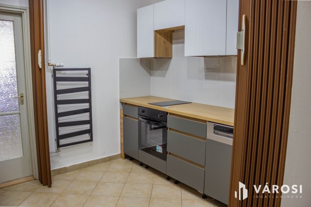 Kiadó téglalakás, albérlet, Szegeden 220 E Ft / hó, 1+2 szobás