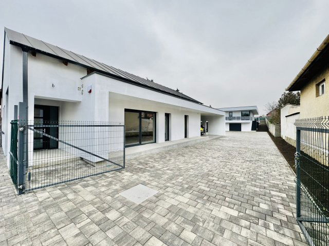 Eladó családi ház, Dunaharasztin 270 M Ft, 5+2 szobás