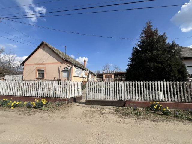 Eladó családi ház, Daruszentmiklóson 14.9 M Ft, 2 szobás