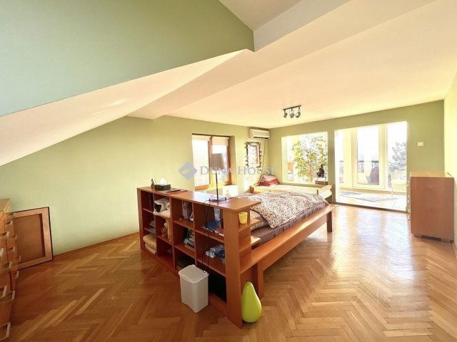 Eladó családi ház, Szentendrén 169 M Ft, 5+1 szobás