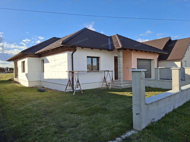 Eladó családi ház, Rábapatyon 99.9 M Ft, 4 szobás