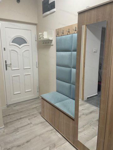 Eladó téglalakás, Szolnokon 89.845 M Ft, 6 szobás