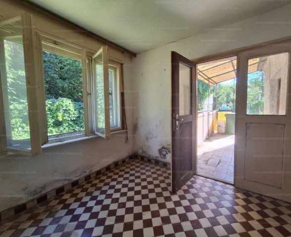 Eladó családi ház, Válluson 22 M Ft, 3 szobás