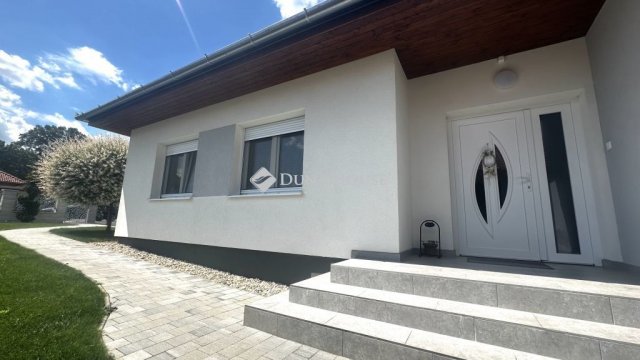 Eladó családi ház, Szombathelyen 159 M Ft, 4 szobás