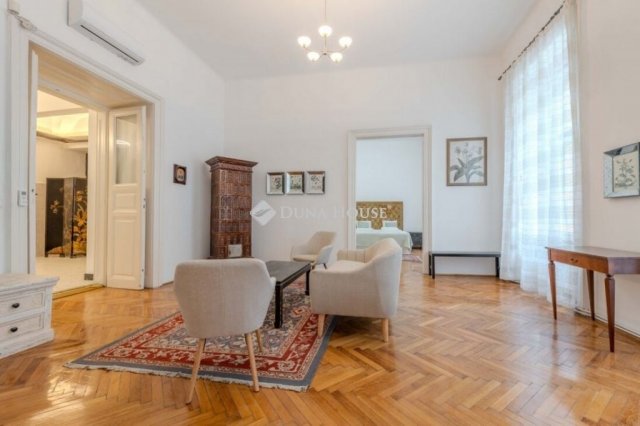 Kiadó téglalakás, albérlet, Budapesten, V. kerületben, 3 szobás