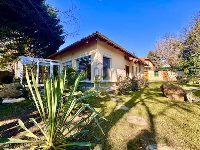 Eladó családi ház, Dunakeszin 239.9 M Ft, 5 szobás