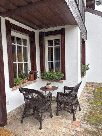 Eladó családi ház, Budaörsön 315 M Ft, 5 szobás