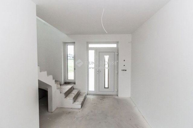 Eladó ikerház, Szombathelyen 169 M Ft, 4 szobás