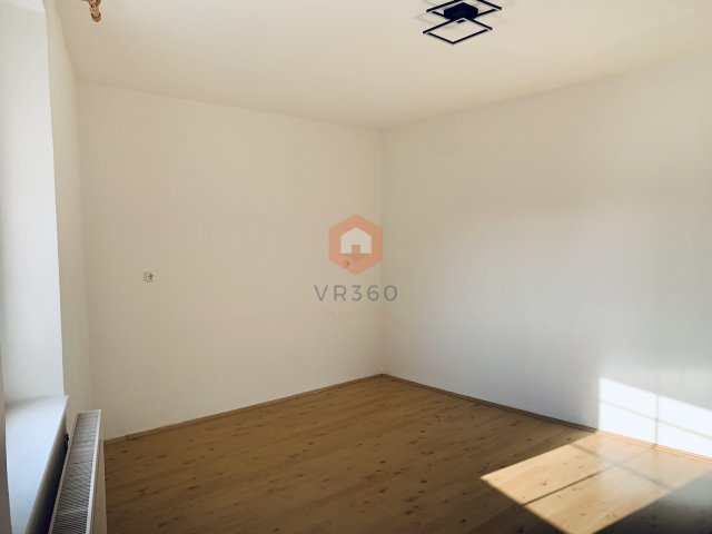 Kiadó téglalakás, albérlet, Pécsett 180 E Ft / hó, 2 szobás