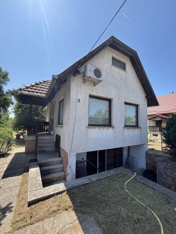 Eladó nyaraló, Tatán 34.99 M Ft, 2 szobás / költözzbe.hu