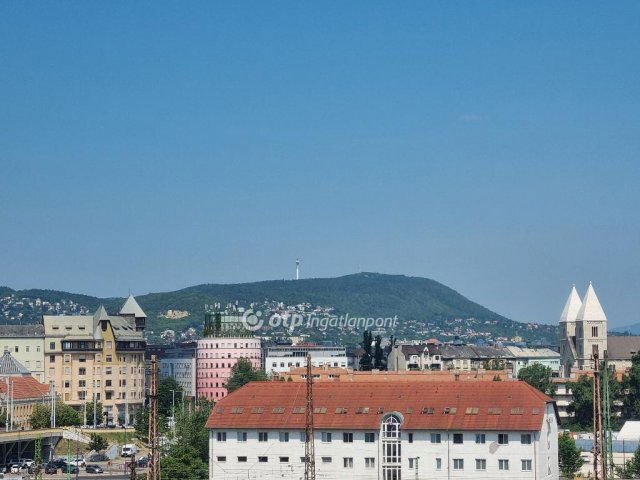 Eladó téglalakás, Budapesten, VI. kerületben 54 M Ft, 1 szobás
