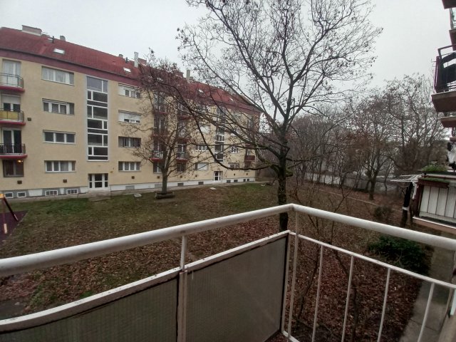 Kiadó téglalakás, albérlet, Pécsett, Bihari János utcában