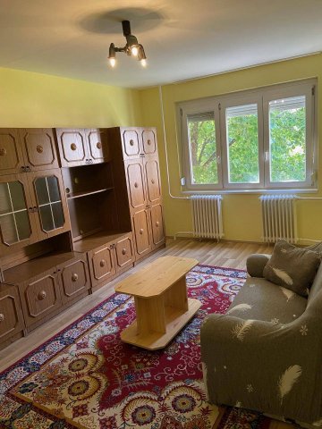 Eladó panellakás, Dunaújvárosban 26.2 M Ft, 1 szobás