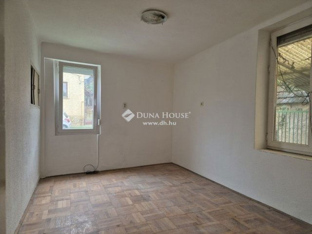 Eladó családi ház, Ürömön 76.9 M Ft, 3 szobás