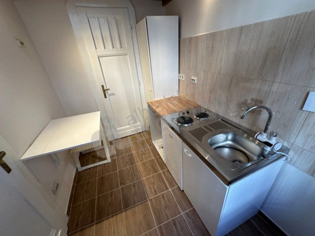 Kiadó téglalakás, albérlet, V. kerületben, Papnövelde utcában