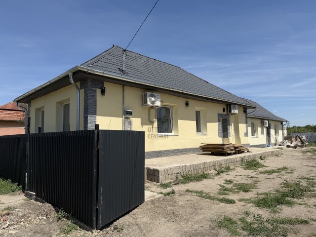 Eladó családi ház, Újszászon 50 M Ft, 5 szobás
