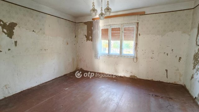 Eladó családi ház, Kenderesen 9 M Ft, 2+1 szobás