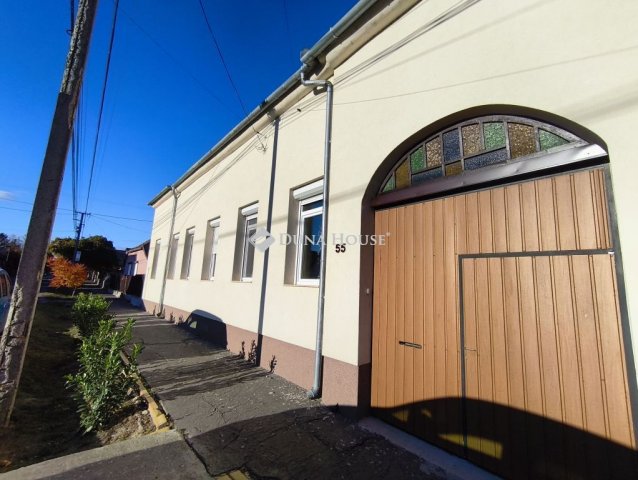 Eladó családi ház, Dombóváron 38 M Ft, 4 szobás