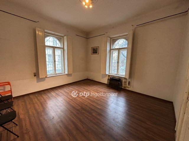 Eladó téglalakás, Budapesten, VI. kerületben 83.9 M Ft