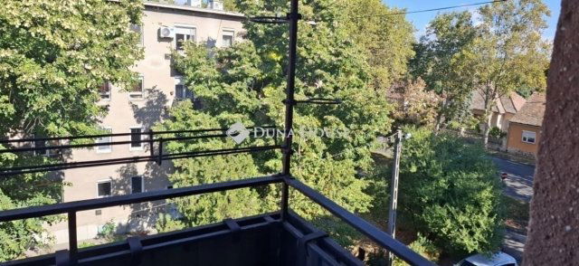 Eladó téglalakás, Pécsett 32.9 M Ft, 2 szobás