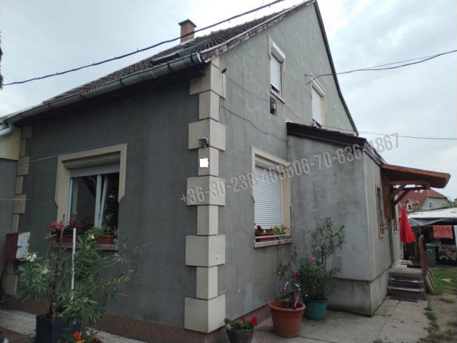 Eladó családi ház, Egerben 95 M Ft, 5+1 szobás