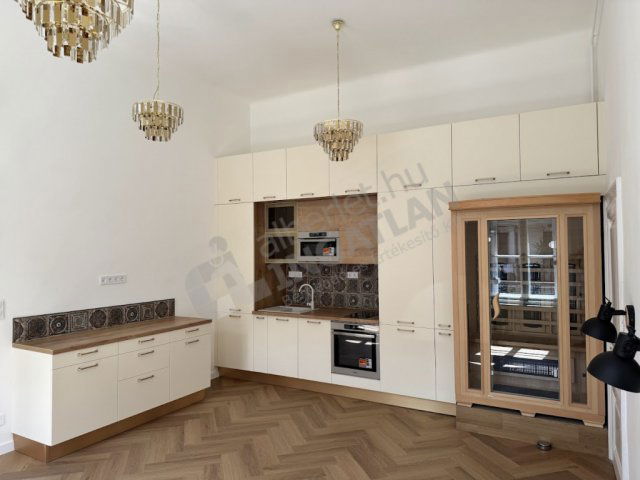 Eladó téglalakás, Budapesten, VI. kerületben 109 M Ft, 3 szobás