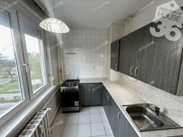 Eladó panellakás, Kecskeméten 44.9 M Ft, 2 szobás