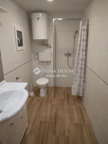 Eladó sorház, Budapesten, XVII. kerületben 192.5 M Ft, 11 szobás